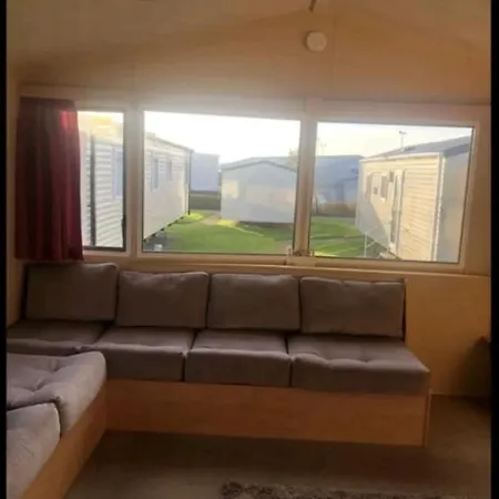 Ash Close 64- Blue Dolphin Heaven - Budget Caravan Holiday park Gristhorpe