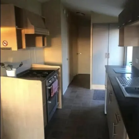 Holiday park Ash Close 64- Blue Dolphin Heaven - Budget Caravan Gristhorpe