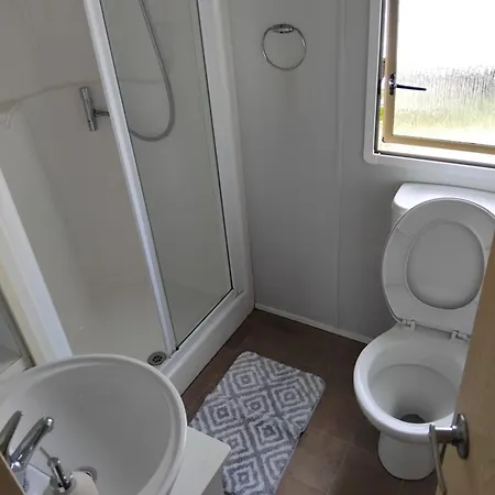 假日公园 Ash Close 64- Blue Dolphin Heaven - Budget Caravan *